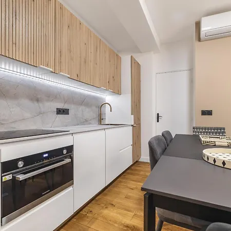 Apartment Quinte Flush