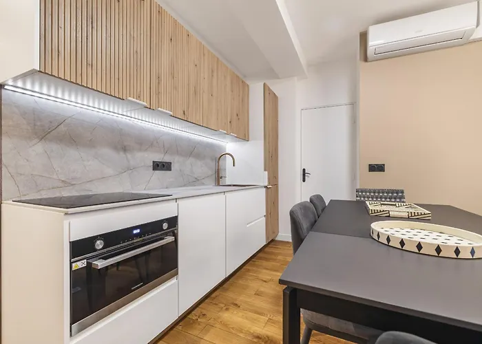 Apartment Quinte Flush