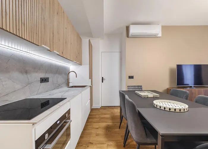 Quinte Flush Apartment *