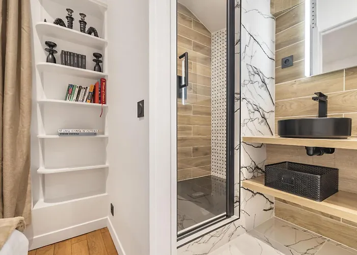 Quinte Flush Apartment *